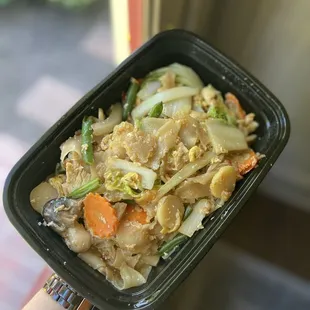 30. Pad Kee Mao