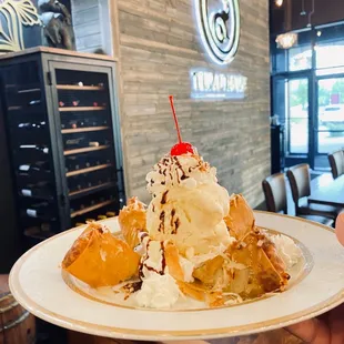 Fried banana with ice cream