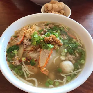 TOM YUM PORK NOODLE SOUP