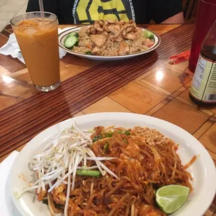 Chicken pad Thai, thai tea and kai kang