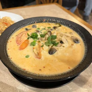 ramen and noodles, food