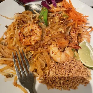 Pad thai with shrimp