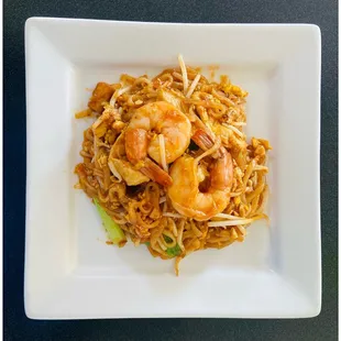Signature Pad Thai Lunch Special....it's soo bloody good. Tasty and flavorful authentic.