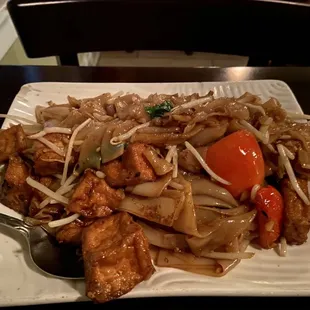 Pad kee mao