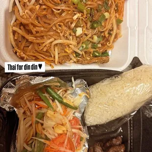 Beef Pad Thai &amp; Papaya Salad that comes with sticky rice and thinly sliced beef