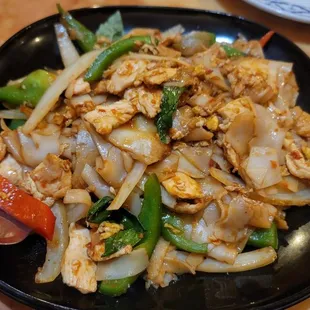 Very flavorful pad kee mao with no mushy noodles