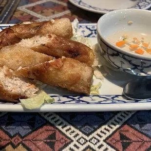 Crispy chicken rolls