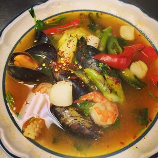 Seafood hot pot &quot;po tack&quot;