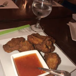 chicken wings and fried chicken, bbq wings, poultry, chicken wings, food, fried chicken wings, fried chicken, chicken, bbq chicken