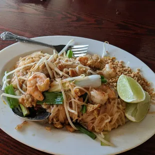 Pad Thai with prawns