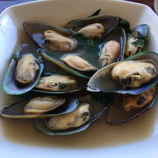 Steamed Mussels