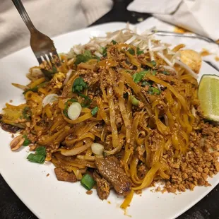 The tasty beef pad thai