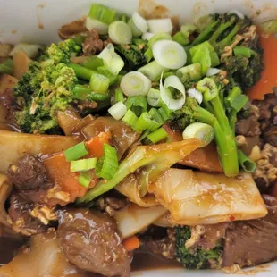 Beef Pad See Ew (the menu doesn&apos;t mention the green onion they put on top)