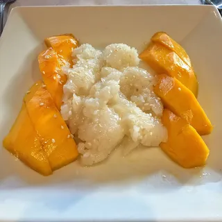 Sweet Sticky Rice with Mango