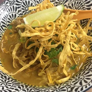 Khao Soi with Chicken Drumstick
