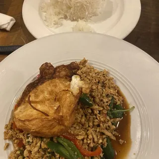 Kra Prow Gai Kai Dao