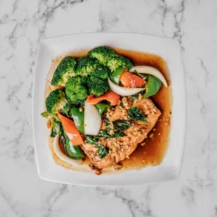 Grilled Salmon with Chili Garlic Sauce