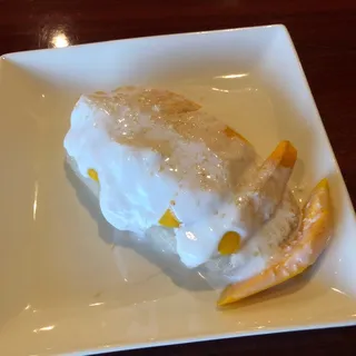 Sweet Rice with Fresh Mango