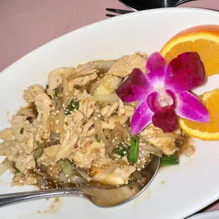 Drunken noodles with chicken