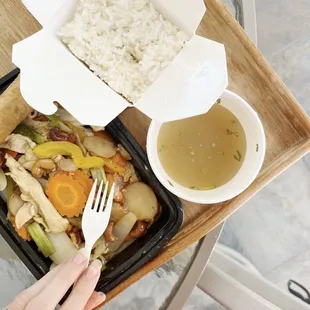 Cashew chicken lunch special