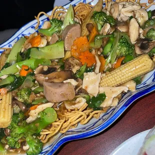 Lad nah w crispy noodles (mee krob) add meatballs