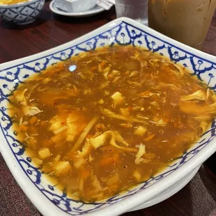 Hot and sour soup (2 portions)
