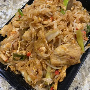 ramen, ramen and noodles, noodle soup, noodles, noodle dish, food