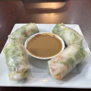 2 Pieces Summer Rolls