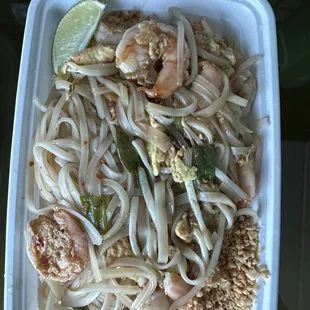 Pad Thai w/ shrimp