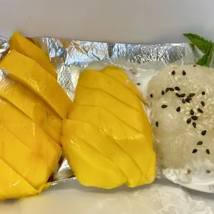 07.31.23 Sweet Sticky Rice w/ Fresh Mango $8.95