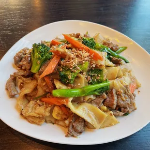 Pad see ew pork yummy