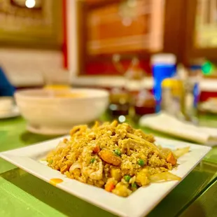 Pineapple fry rice with chicken