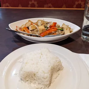Ginger tofu veggie stir fry. Absolutely DELICIOUS!