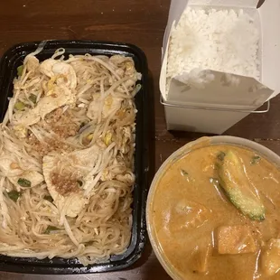 Chicken Pad Thai Massaman Curry