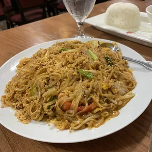 Phad Thai Gaeng Daeng