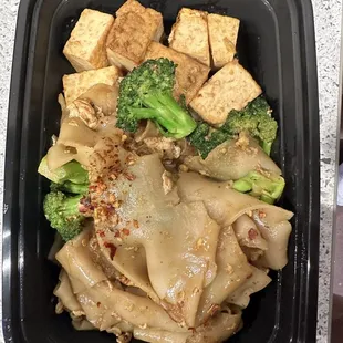 Tofu pad see ew