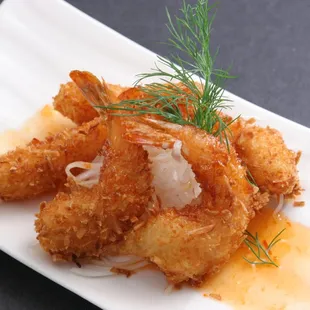 Whole prawn tossed with coconut flaked, deep fried golden brown, served with sweet chili sauce