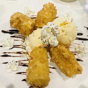Fried banana ice cream, a must!