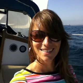 Tracy V.