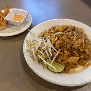 Pad Thai and crab Rangoon appetizer