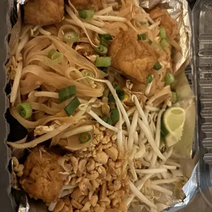 コレは定番のパッタイ豆腐で作ってもらいました