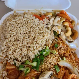 Cashew chicken lunch combo.