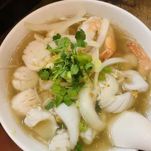 Glass Noodle Soup with seafood.