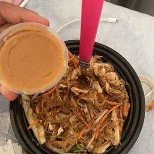 Pad Woon Sen and the Peanut Sauce
