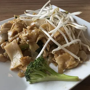 Pad Se Ew with Chicken - delicious!