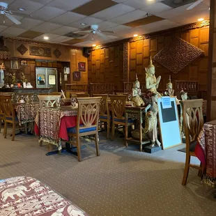 Restaurant area. Clean carpet, first thing we noticed. Next was the &quot;Upon entering please use hand sanitizer&quot; and sanitizer at every table.