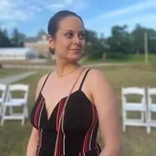 Cinthia C.