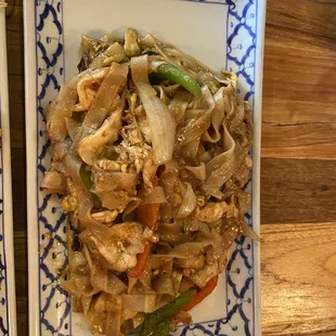 Drunken noodles with chicken