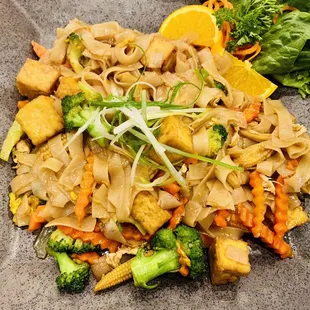 Pad See Ew(soy sauce noodles) with tofu