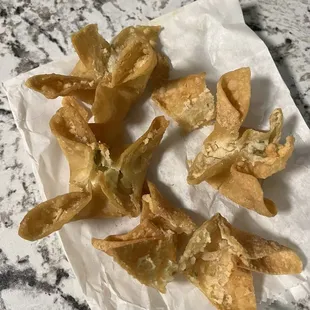 chicken wings and fried chicken, fried chicken wings, chicken, food, fried chicken, bbq chicken, bbq wings, poultry, chicken wings